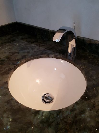 vasque encastrée et mitigeur haut de gamme